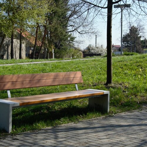 Picknicktafel Sibelo 13 Op aanvraag ook als losse bank met rugleuning leverbaar. Parkbank Sibelo met rugleuning. Lengte 1.800mm.